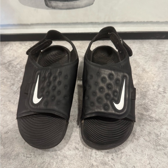 Nike Children's 9C Black Casual Slip-On Sandals - Picture 2 of 6